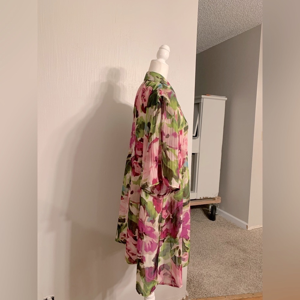 East 5th Pink and Green Floral Top - Picture 2 of 5
